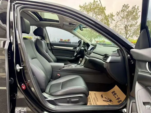 Honda Accord 260TURBO Deluxe Edition