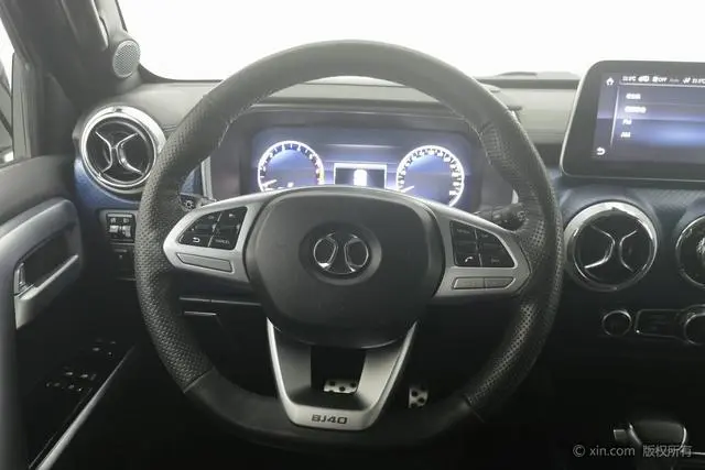 Beijing Beijing off-road BJ40 2.3T automatic four-wheel drive City Hunter Edition exclusive Country VI
