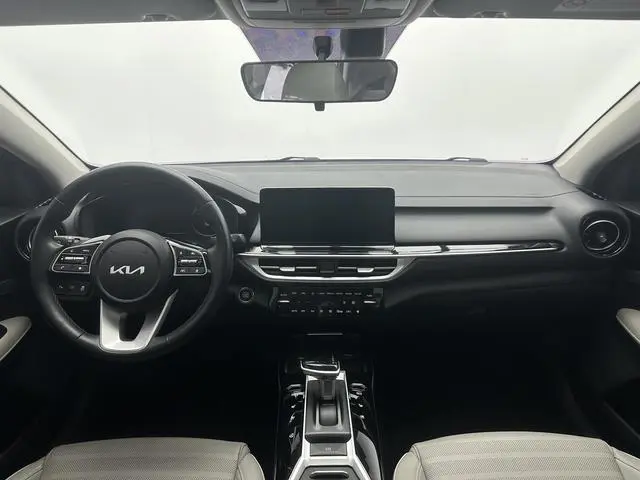 Kia Kia K3 1.5L IVT Premium Edition