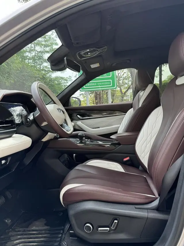 Geely Xingyue L 2.0TD high-power automatic four-wheel drive flagship type