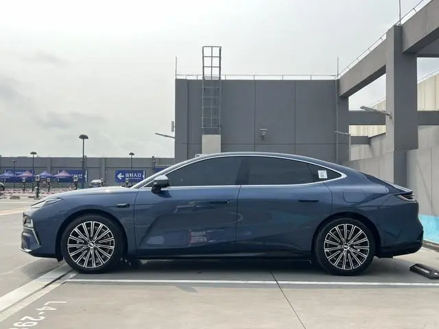 Geely Galaxy Galaxy Sparkle 8 PHEV 130km EM-P Starship Version