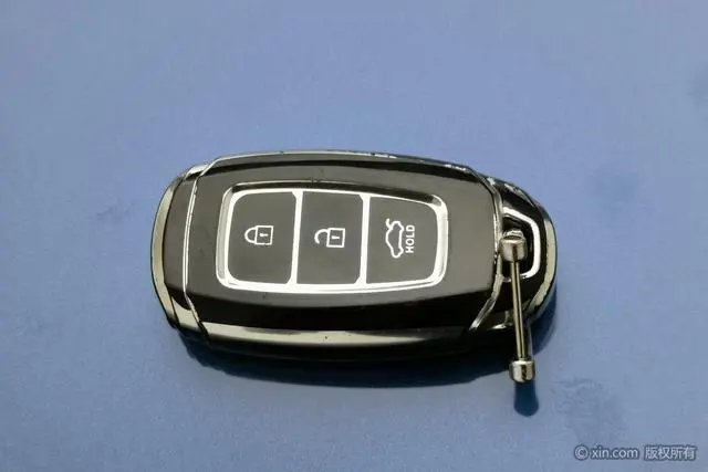 Hyundai Elantra 1.5L CVT LUX Premium Edition