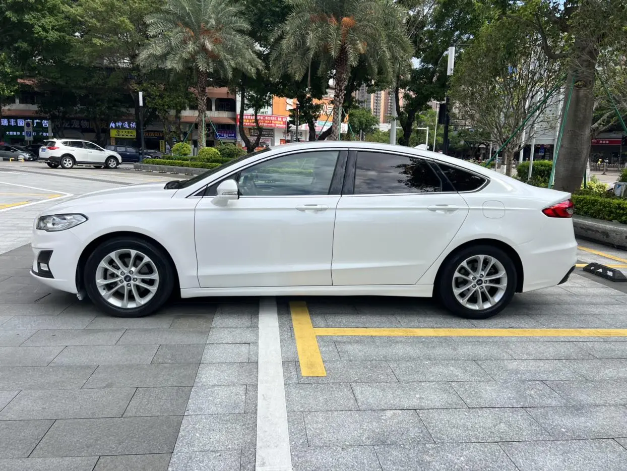 Ford Mondeo EcoBoost 180 Luxury