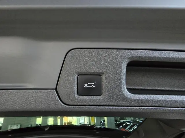 NIO NIO ES8 580KM six-seater version