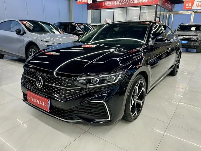 Volkswagen Passat 330TSI Starry Sky Deluxe Edition