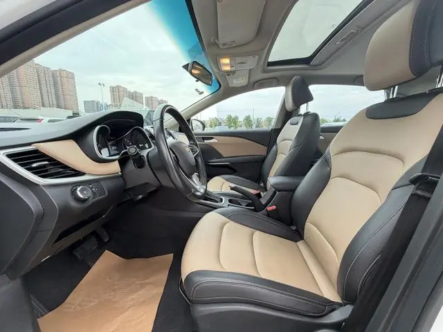 Chevrolet Cruze 320 automatic Enjoy Skylight version