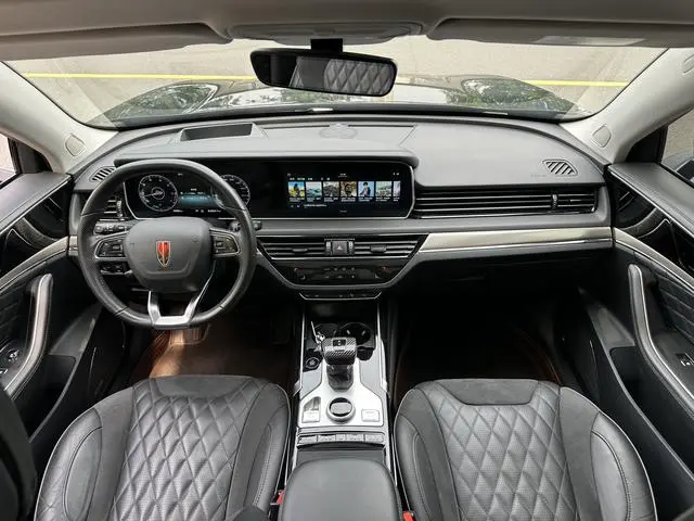 Hongqi Hongqi HS5 2.0T Zhilian Qixiang four-wheel drive version