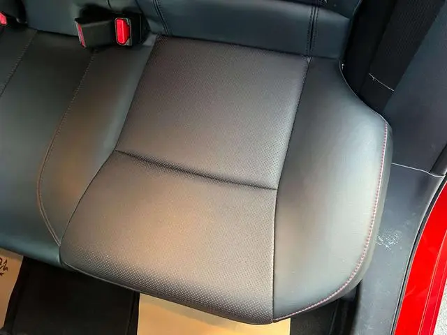 TOYOTA Lei Ling Dual engine 1.8H E-CVT sports version