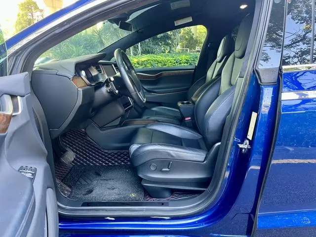 Tesla Model X Long battery life version