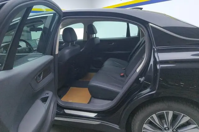 Hongqi Hongqi E-QM5 Rechargeable 431km Enjoy Edition 5 seats