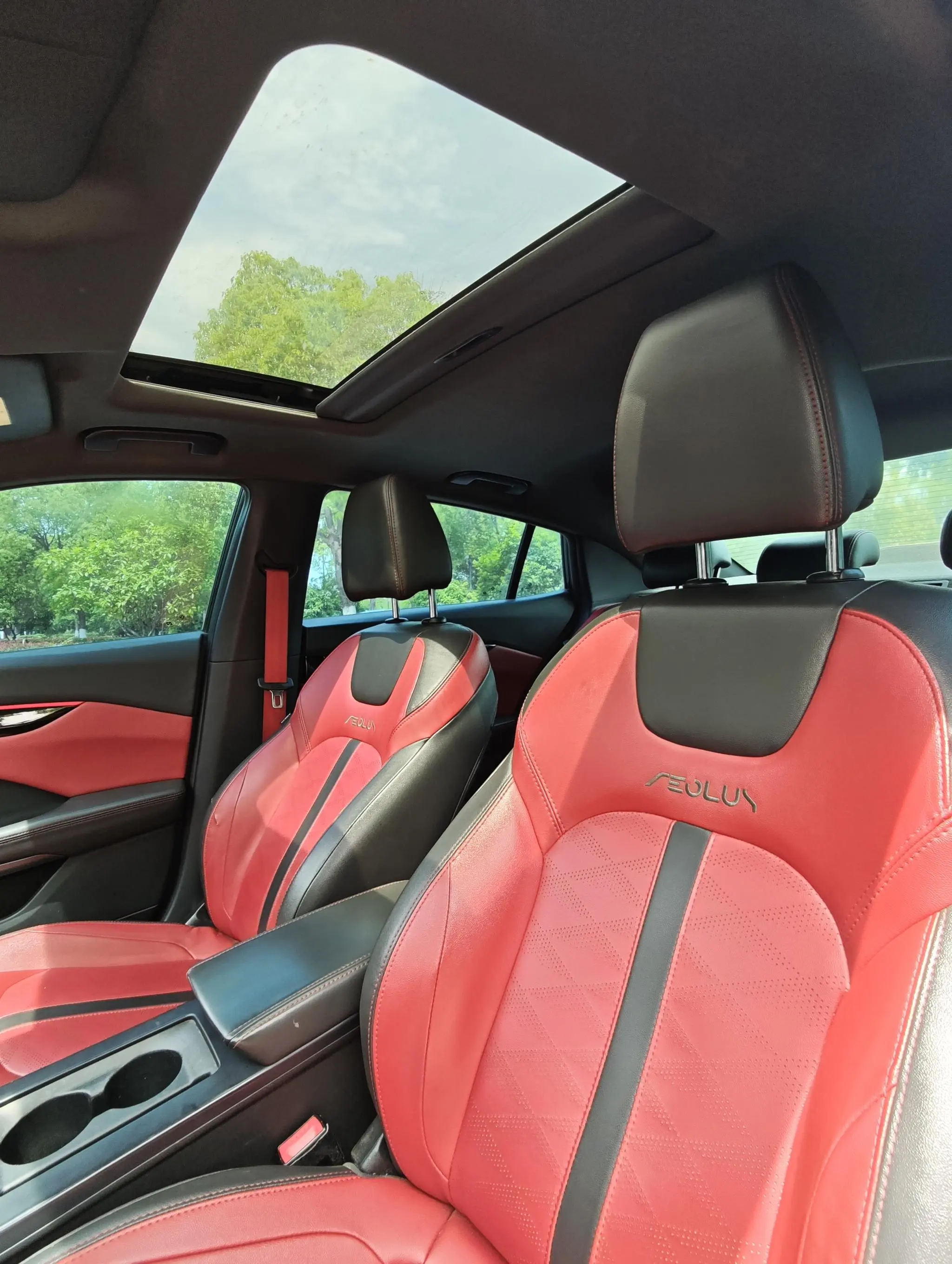 Dongfeng Fengshen Yi Hyun 230T Automatic Tiger Roar Version