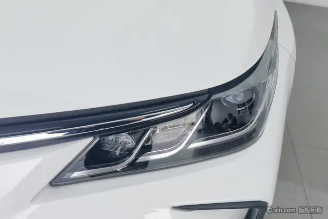 TOYOTA Corolla Smart Electric Hybrid Dual Engine 1.8L E-CVT Pioneer Edition