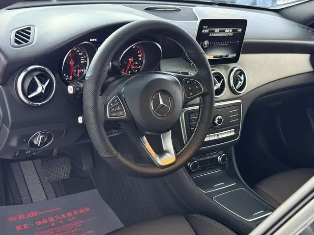 Mercedes-Benz Mercedes-Benz CLA CLA 200 fashion type