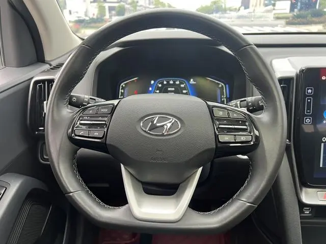 Hyundai Hyundai ix35 240T GDi DCT two-wheel drive leading version GLS