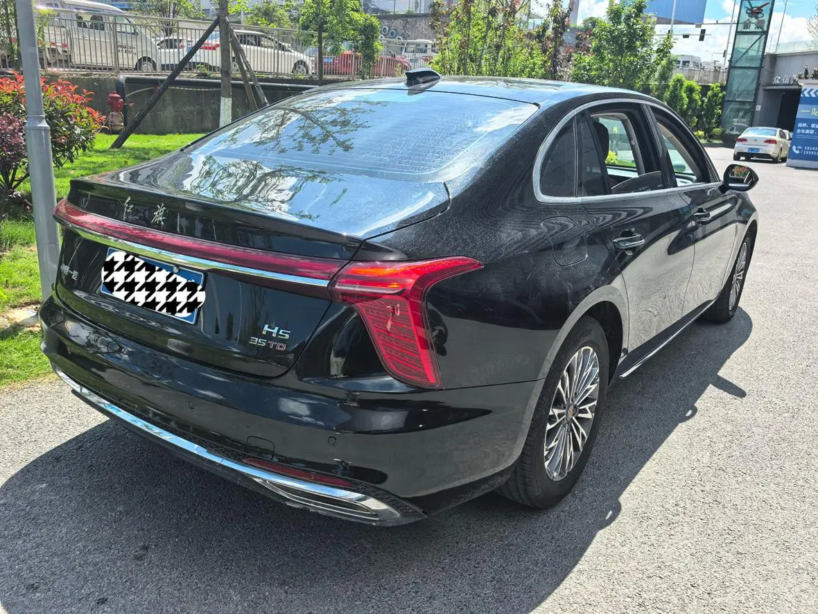 Hongqi Hongqi H5 1.5T DCT Zhilian Flag Rhyme Version