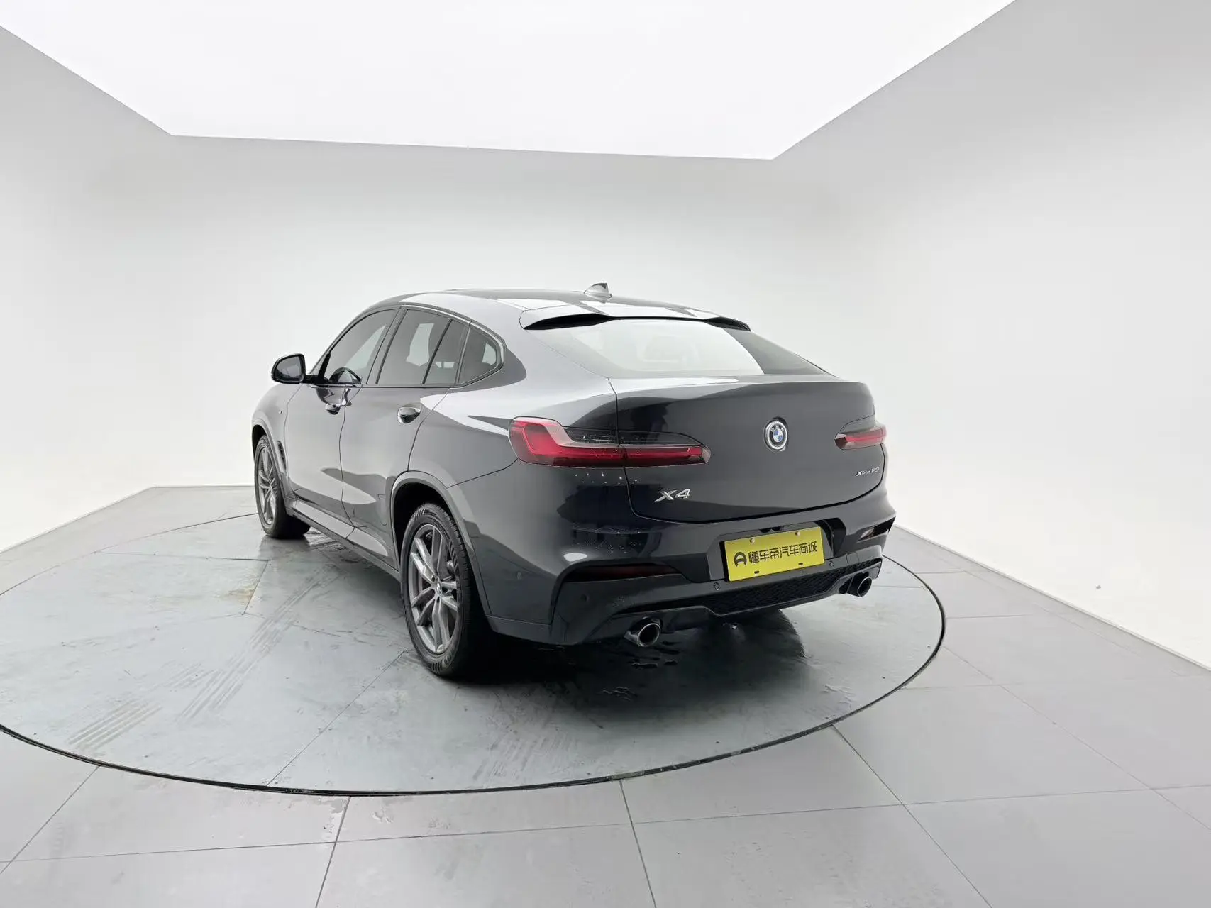 BMW BMW X4 xDrive25i M sports suit
