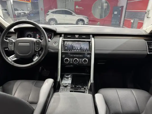 Land Rover discover 3.0 V6 HSE LUXURY