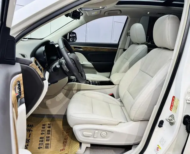 GAC Trumpchi GS8 320T two-wheel drive luxury Zhilian Edition 7 seats