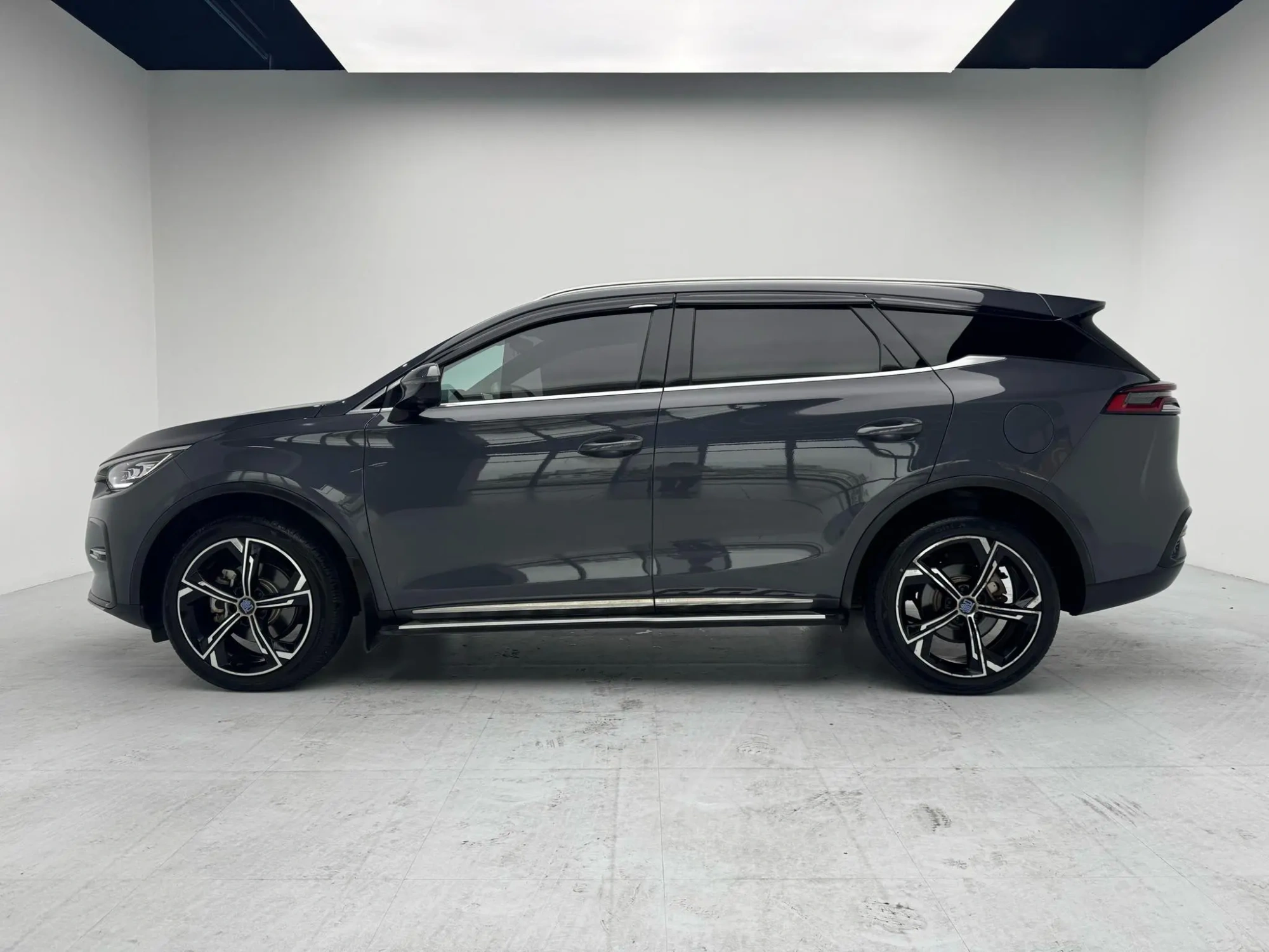 BYD Tang DM DM-i 1.5T 112KM premium type