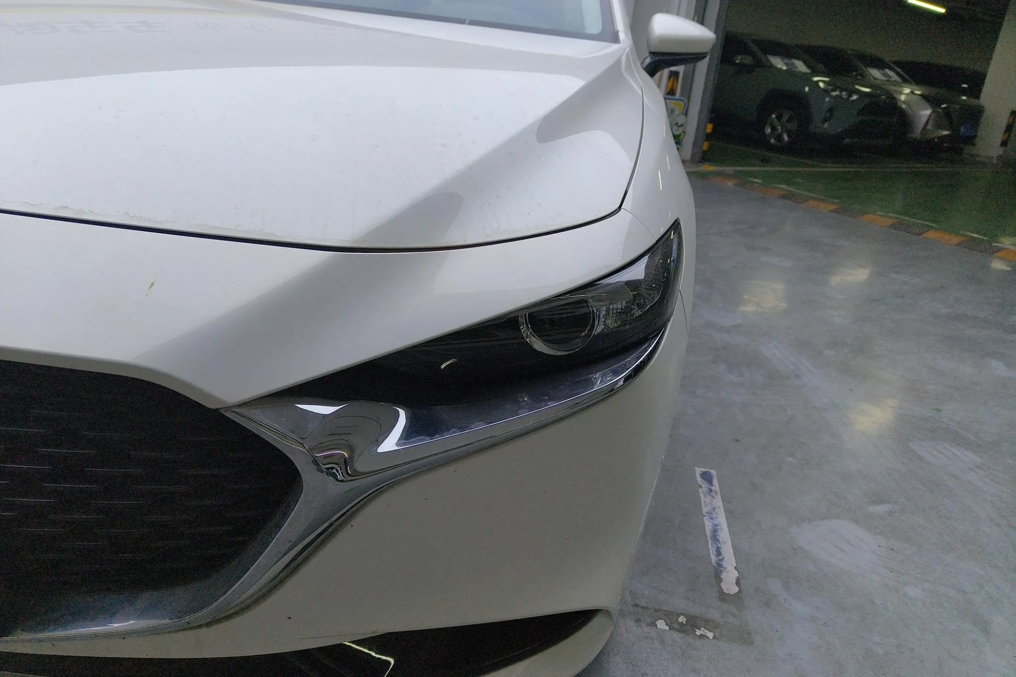 Mazda Mazda 3 Angkesaila 2.0L automatic quality dazzling version