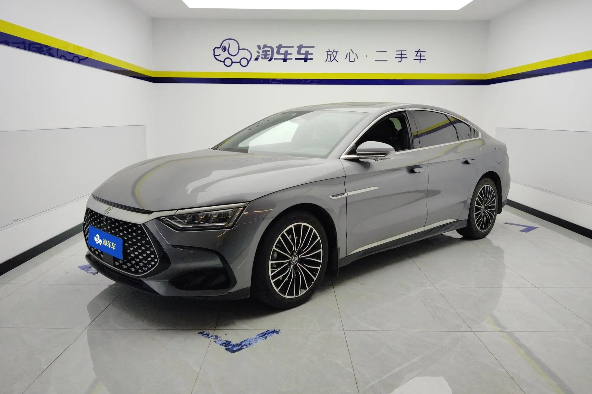 BYD Han DM DM-i Champion Edition 121KM Exclusive Type