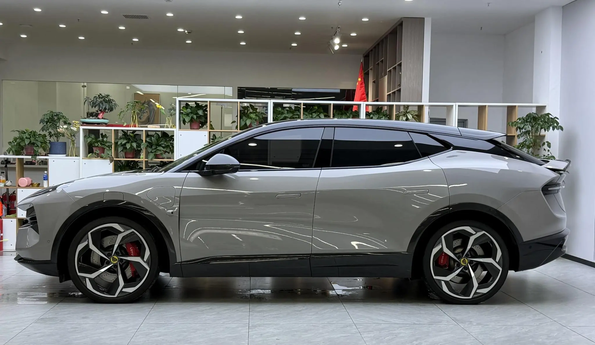 Lotus Eletre Eletre R+