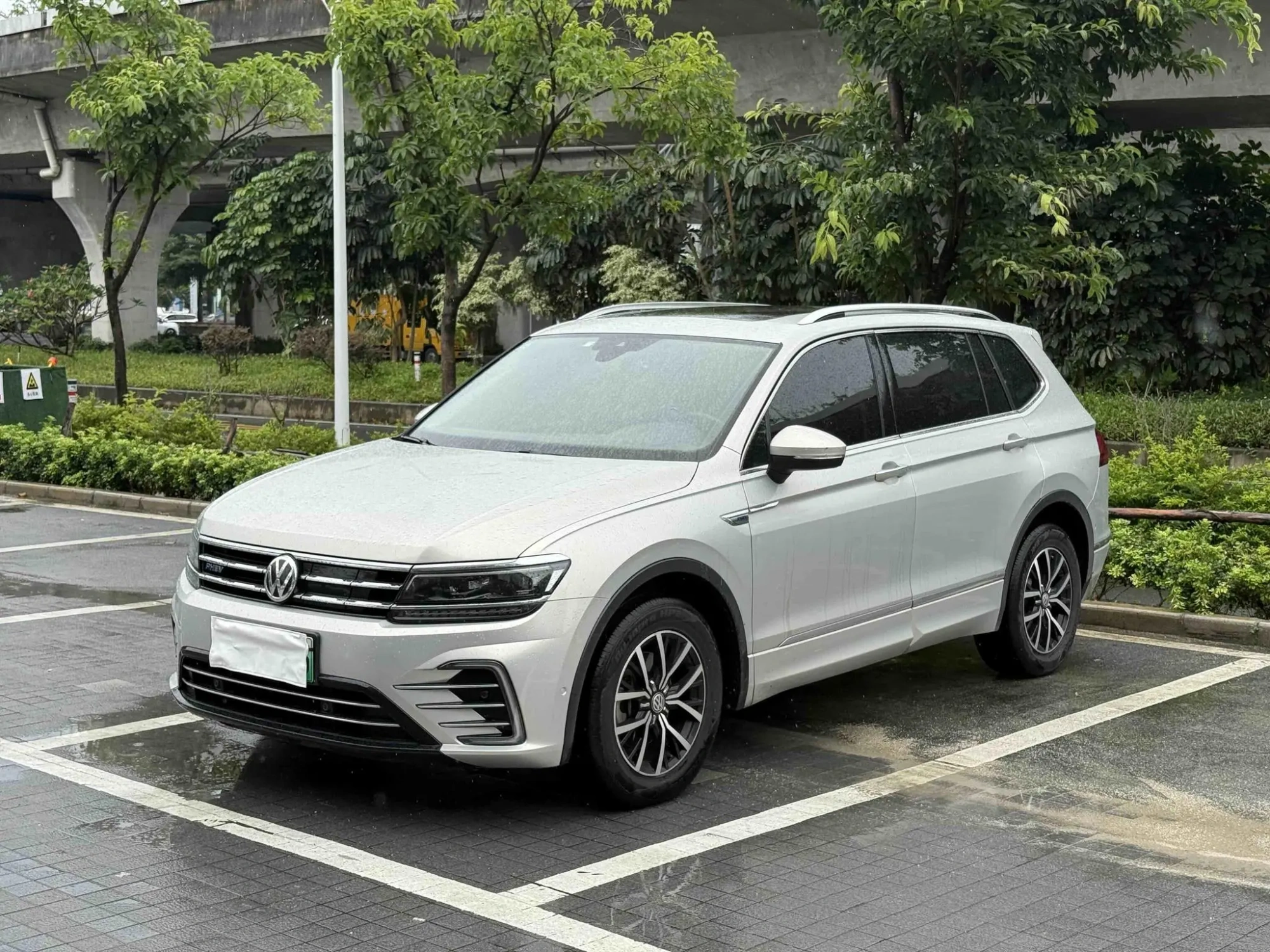 Volkswagen Tiguan L PHEV 430PHEV Hybrid Ultimate Edition