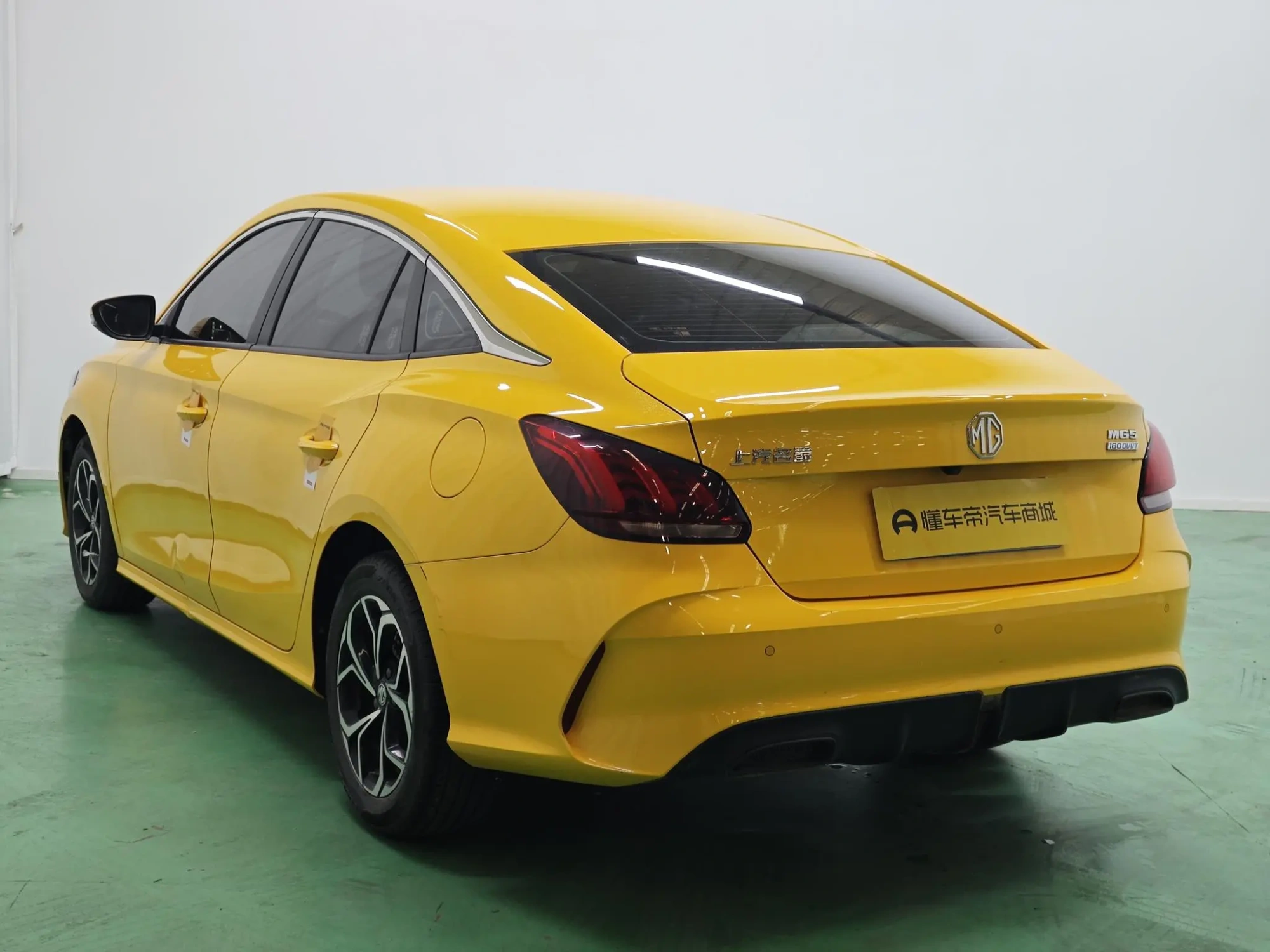 MG MG5 180DVVT CVT Youth Fashion Edition