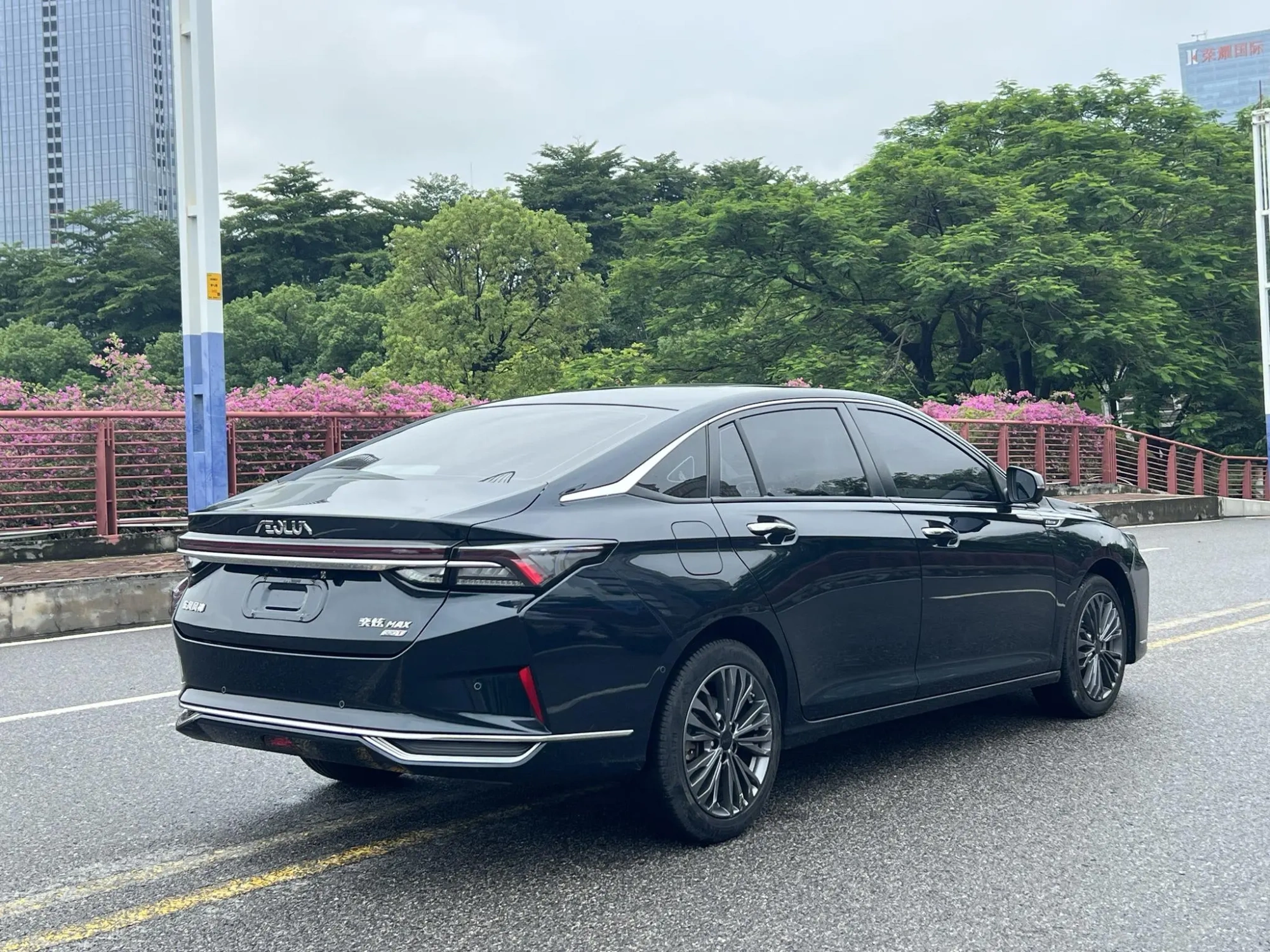 Dongfeng Fengshen Yi Hyun MAX 1.5T Super Burning Cool Dad Version