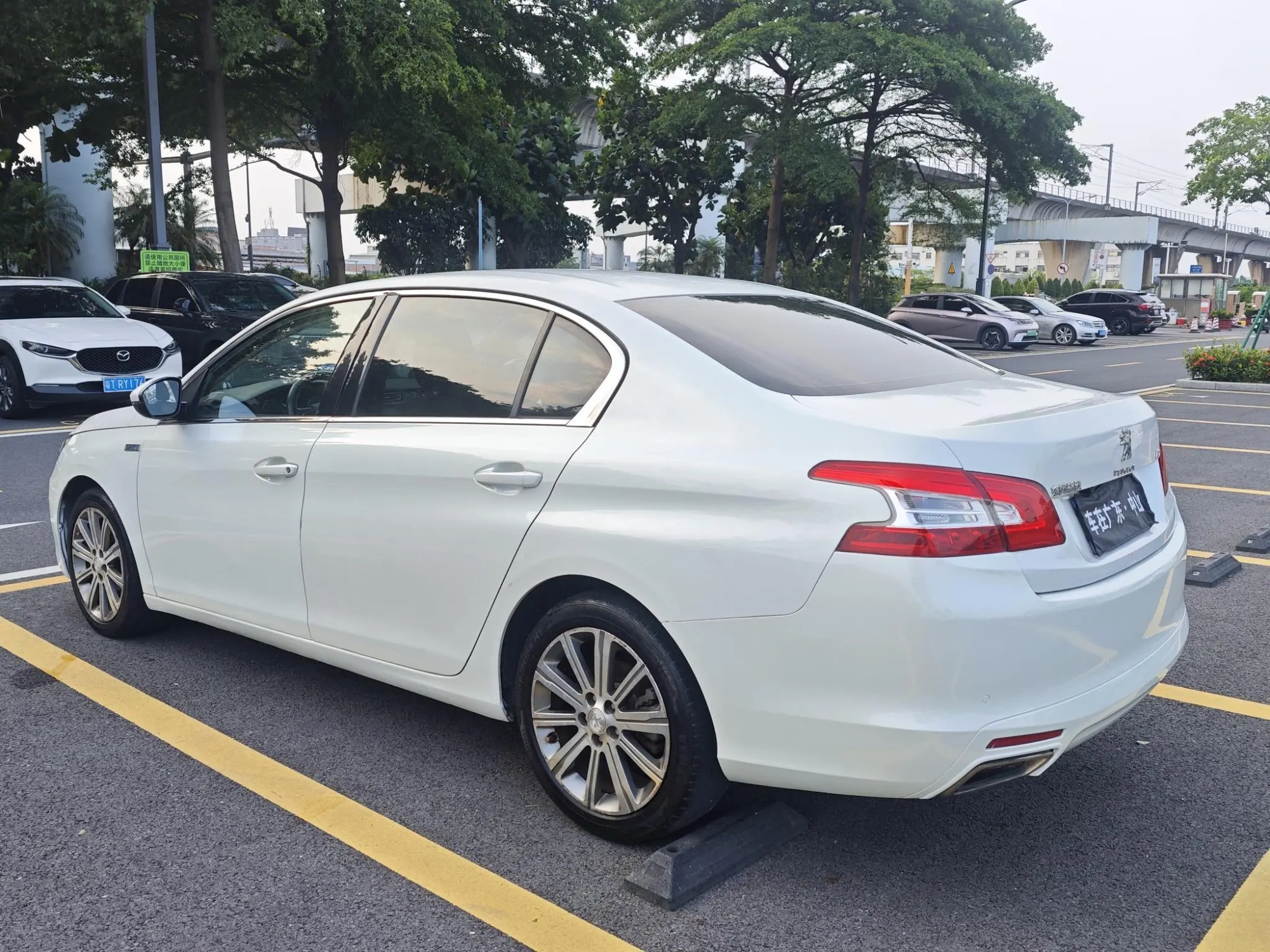 Peugeot Peugeot 408 1.6T Automatic Deluxe Edition