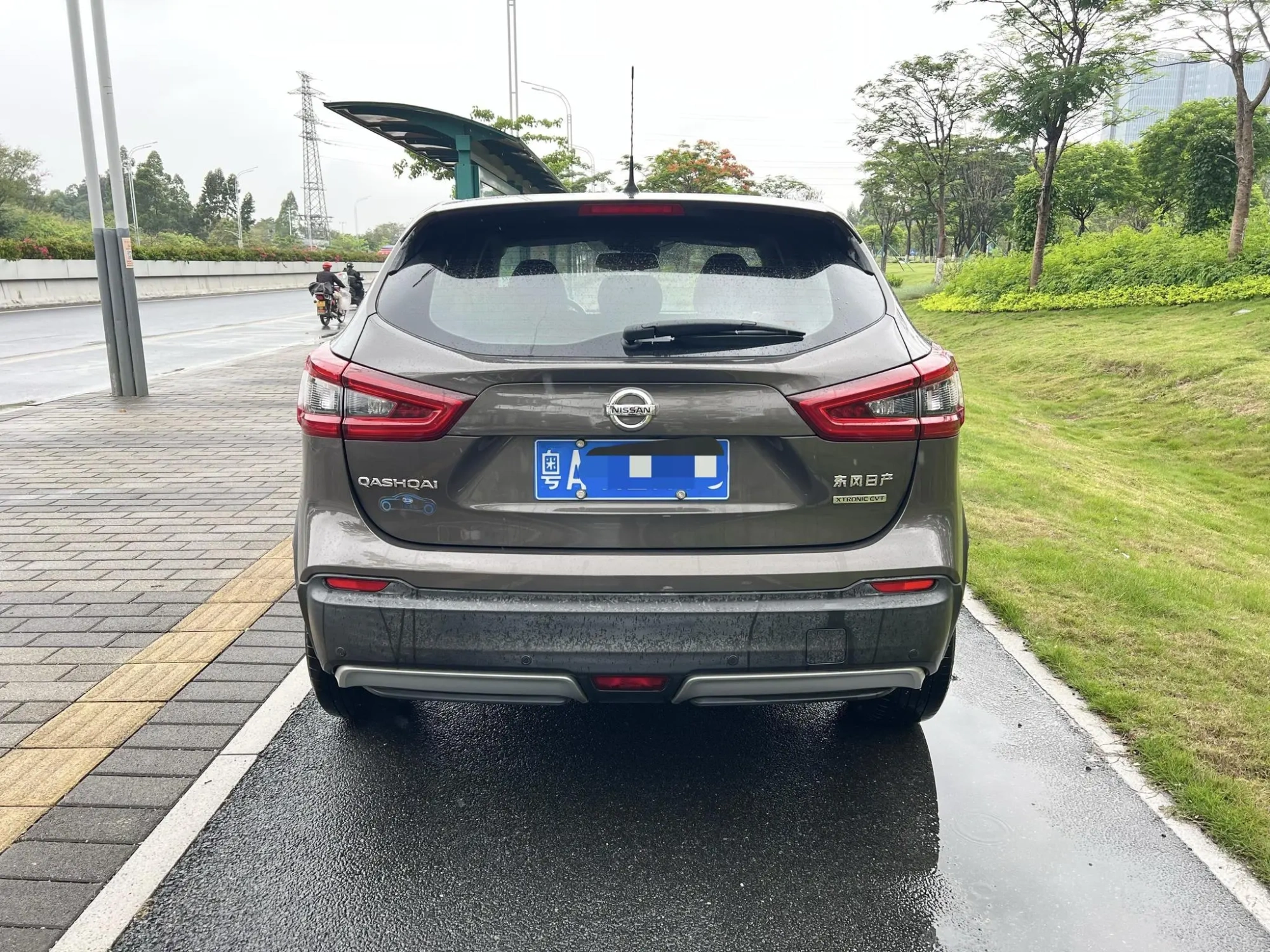 Nissan Qashqai 2.0L CVT Deluxe Edition