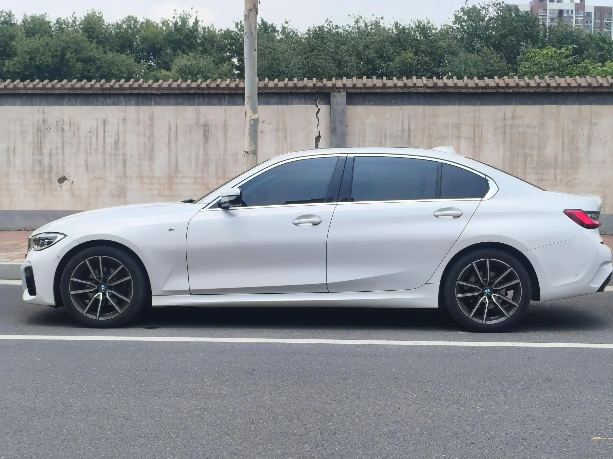 BMW BMW 3 Series Second facelift 325Li M sports suit