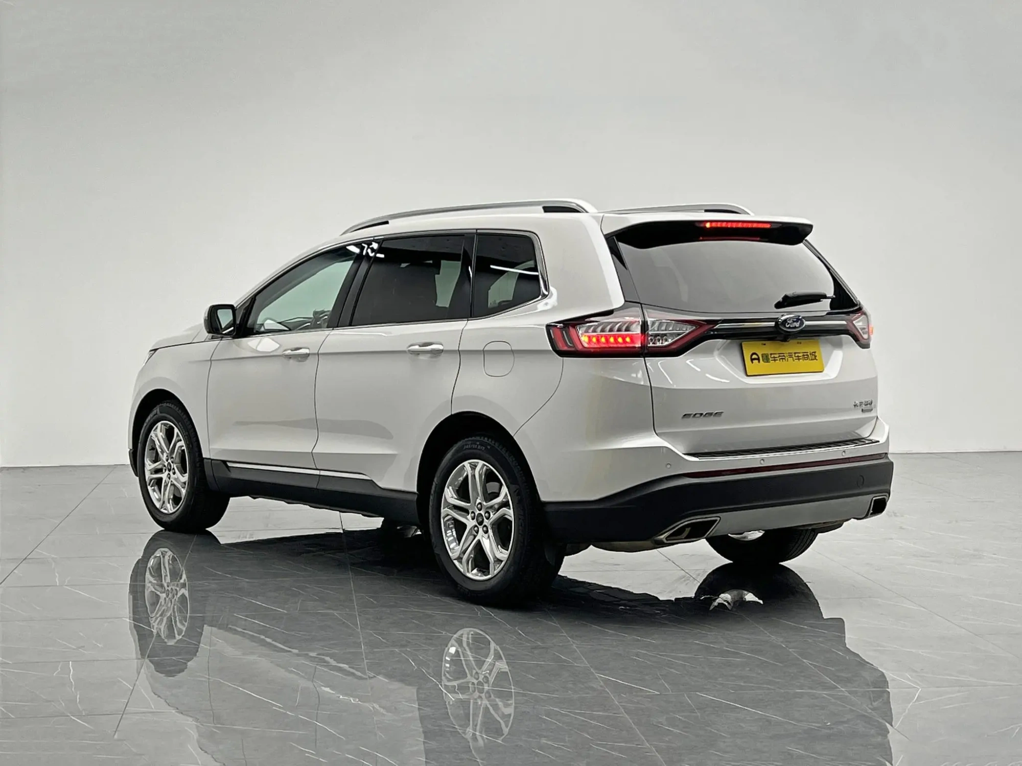 Ford Sharp World EcoBoost 245 two-wheel drive Hao Rui type 7-seater country V