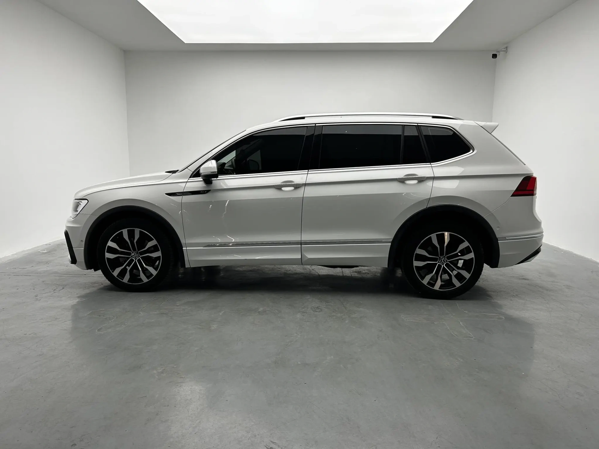 Volkswagen Tiguan L 330TSI automatic two-wheel drive R-Line Premium edition
