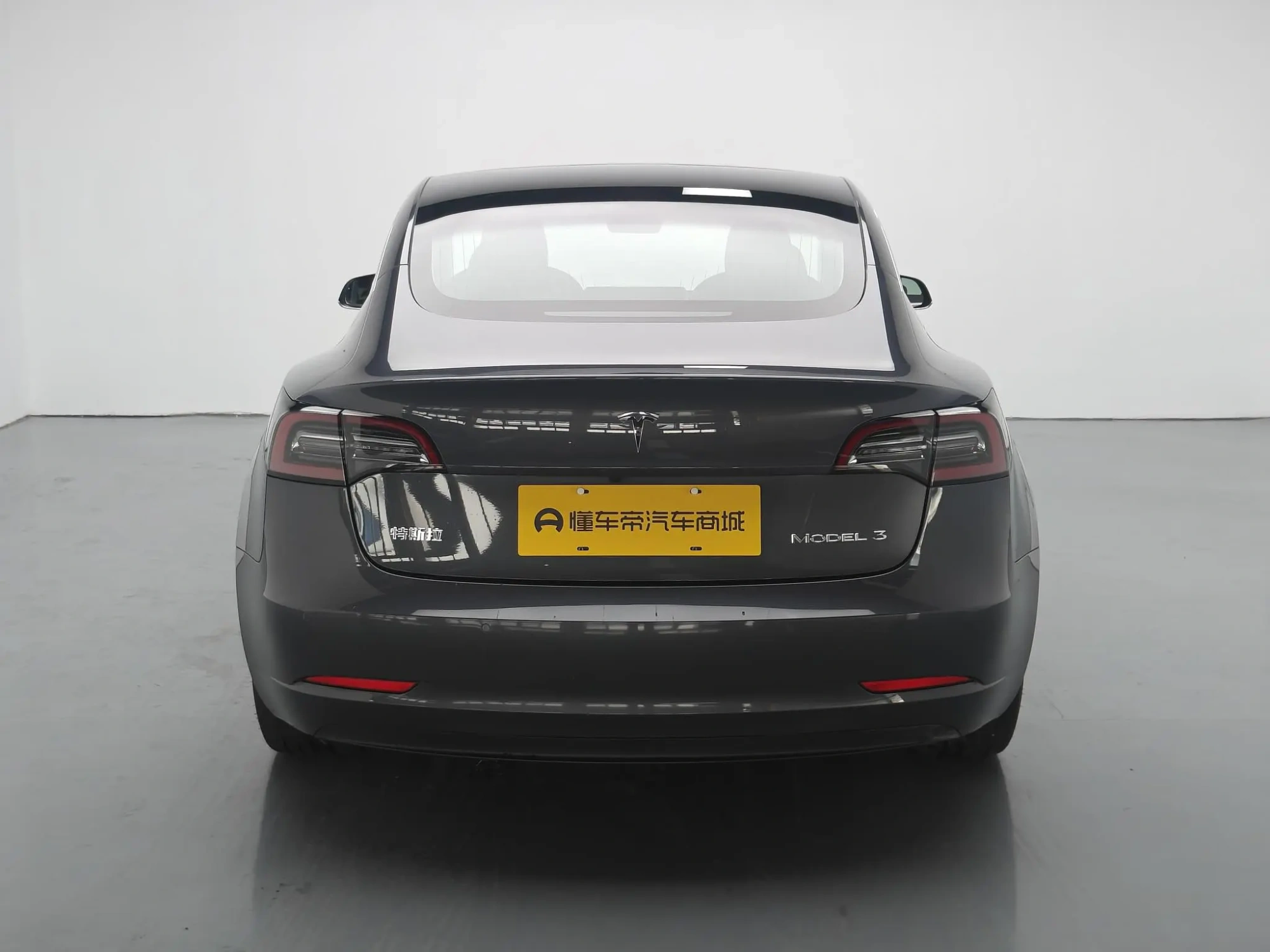 Tesla Model 3 Upgraded version of standard battery life rear drive