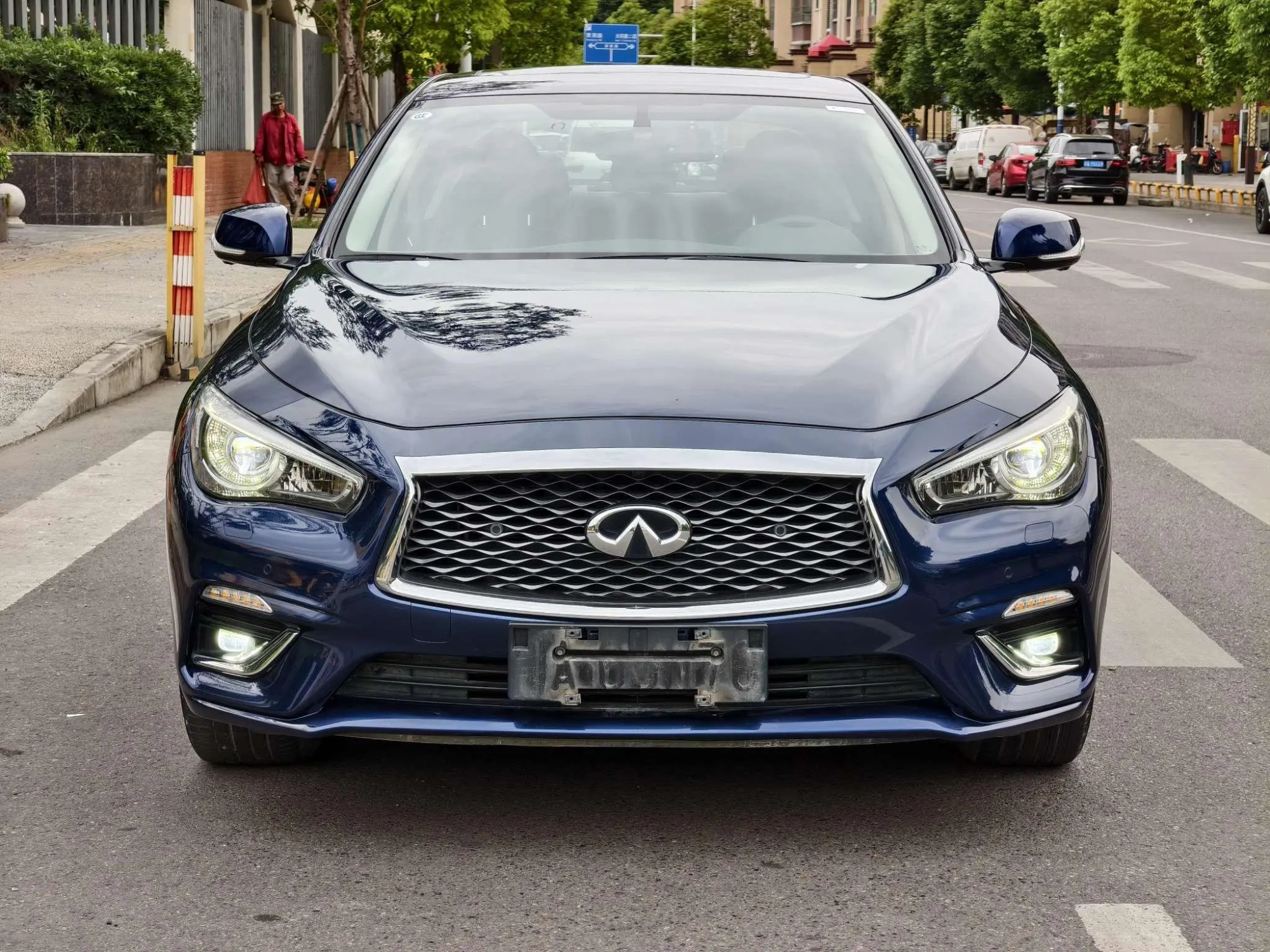 Infiniti Infiniti Q50L 2.0T Premium Version Country VI