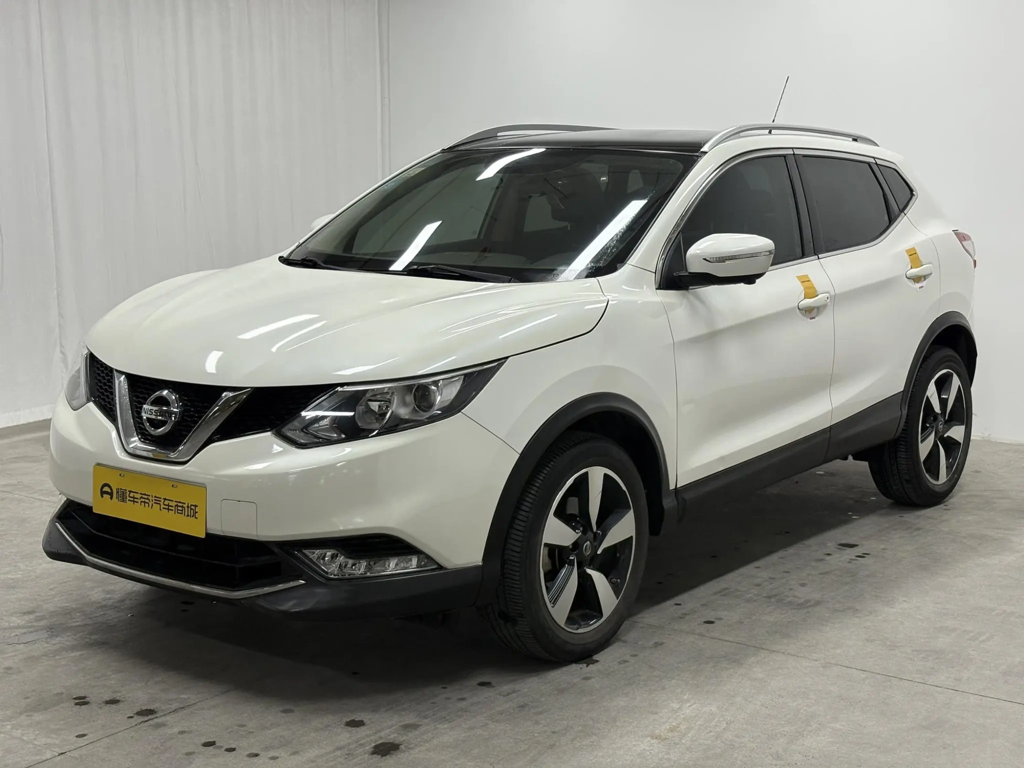 Nissan Qashqai 2.0L CVT Deluxe Edition