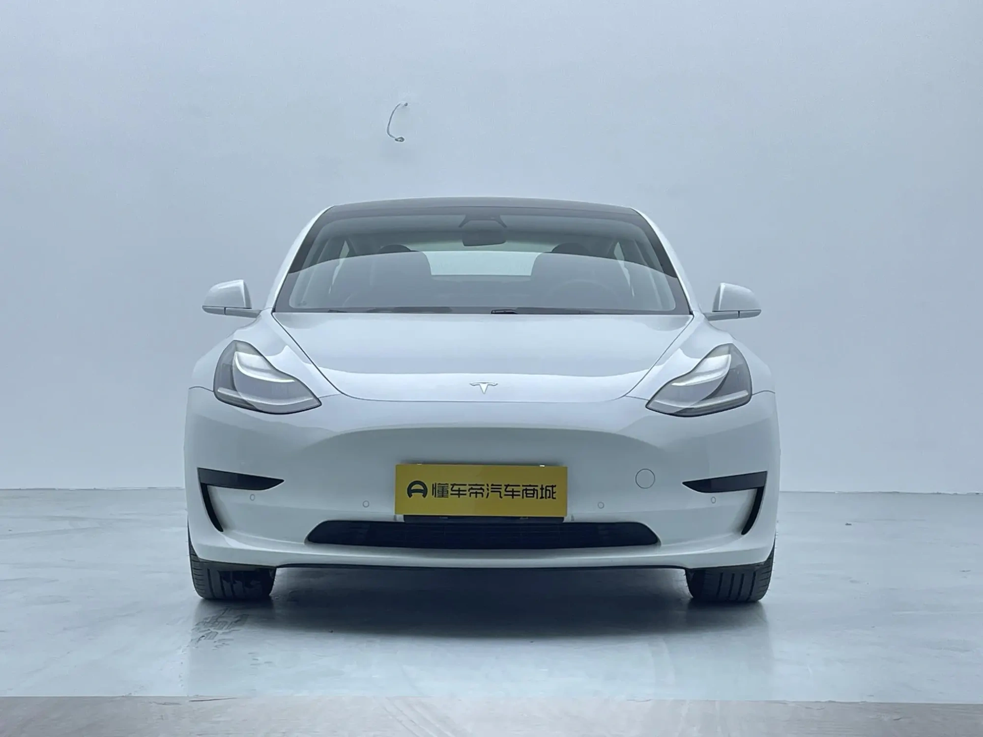 Tesla Model 3 Upgraded version of standard battery life rear drive