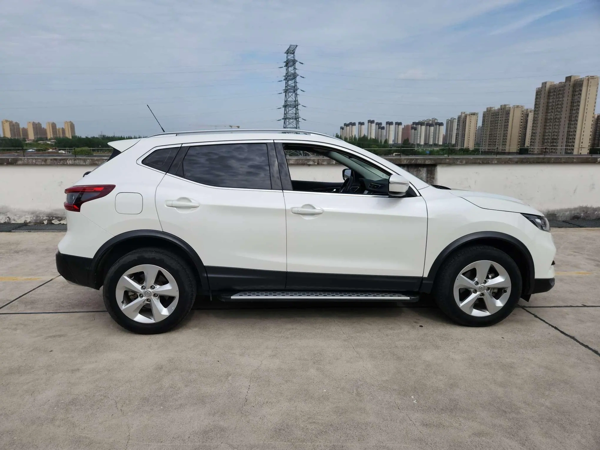Nissan Qashqai 2.0 L XV Smart Edition