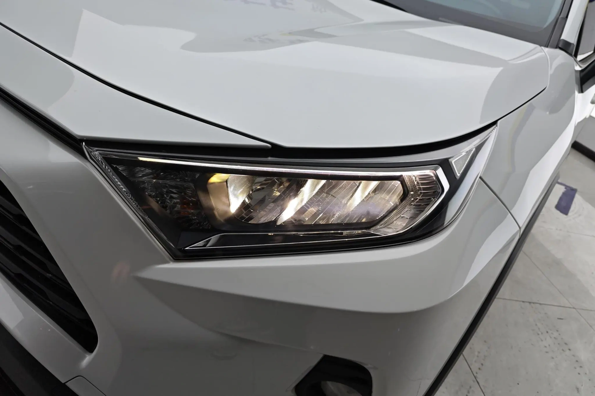 TOYOTA RAV4 Rongfang 2.0L CVT two-wheel drive fashion Plus version