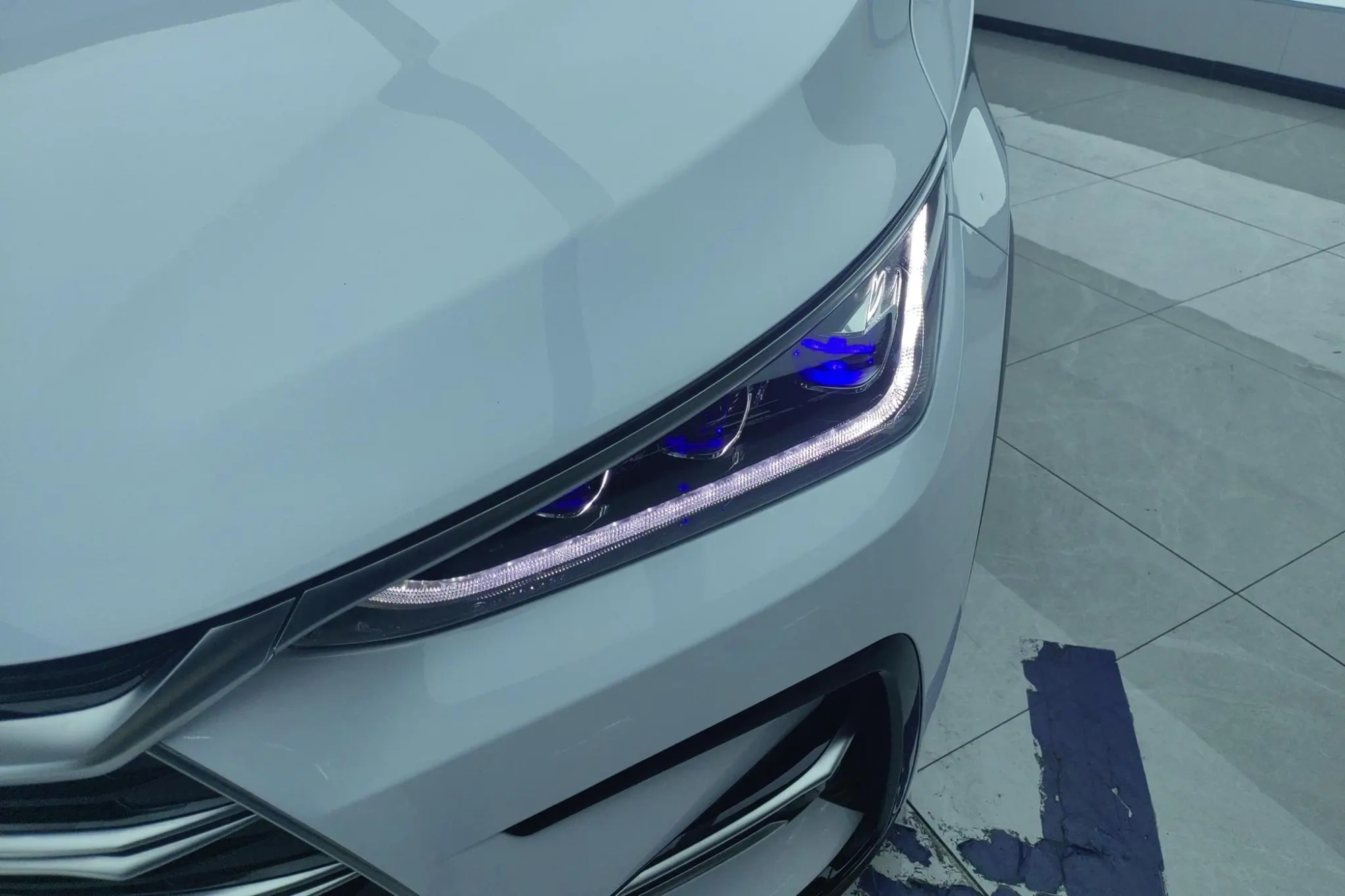 BYD Tang DM DM-i 1.5T 112KM premium type