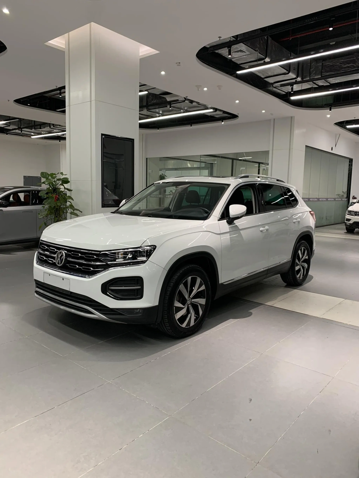 Volkswagen Tanyue 330TSI two-wheel drive luxury country VI