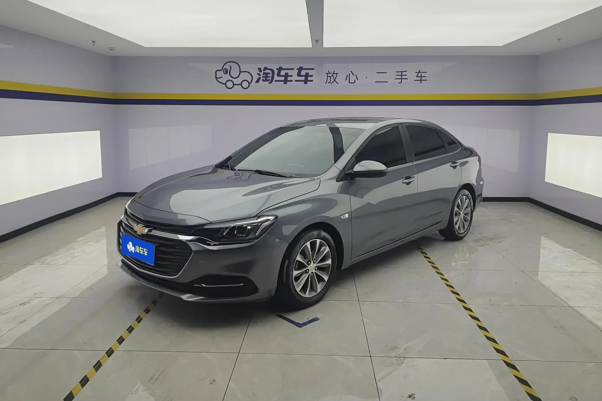 Chevrolet Cruze 320 automatic Enjoy Skylight version