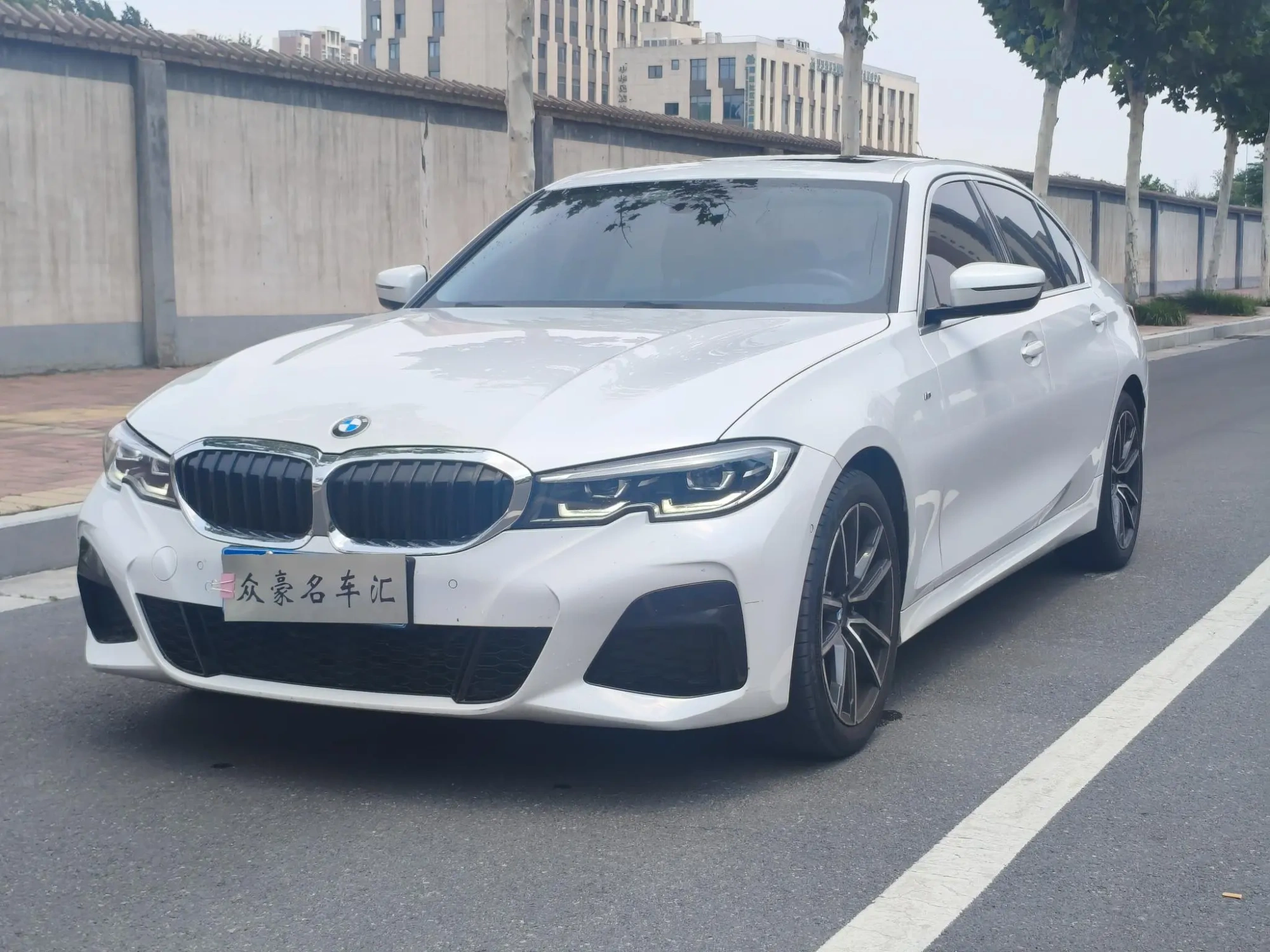 BMW BMW 3 Series Second facelift 325Li M sports suit