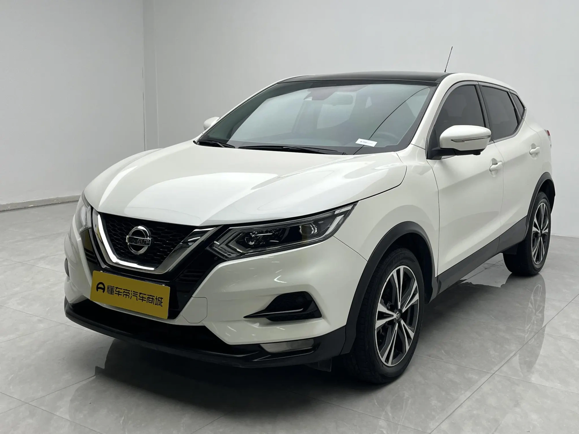 Nissan Qashqai 2.0L CVT Deluxe Edition