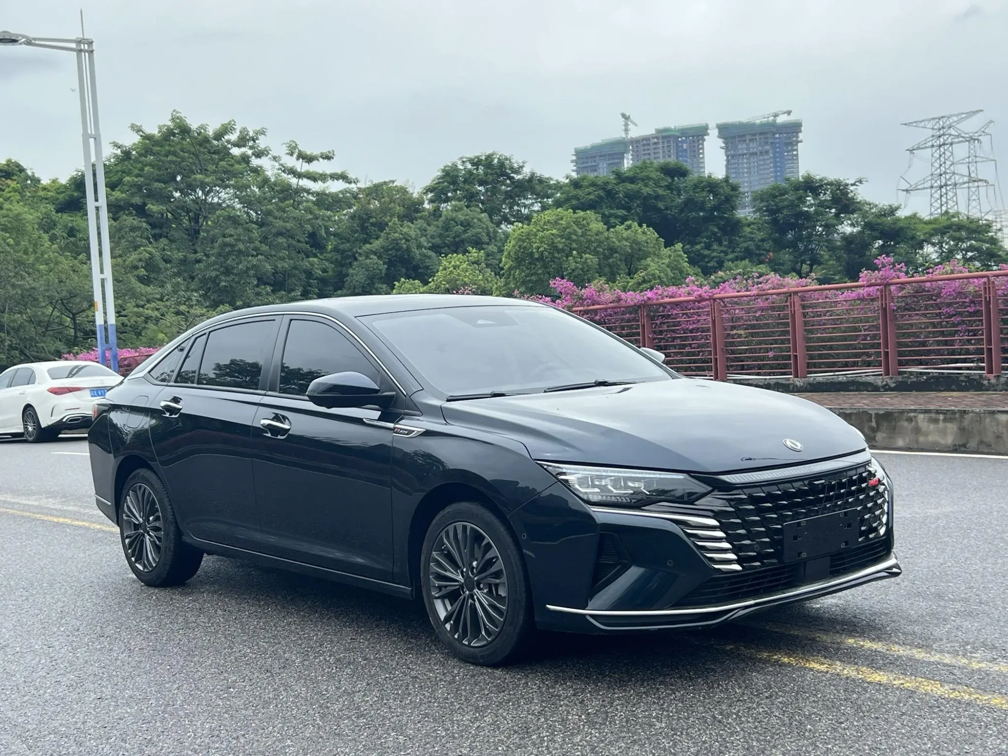 Dongfeng Fengshen Yi Hyun MAX 1.5T Super Burning Cool Dad Version