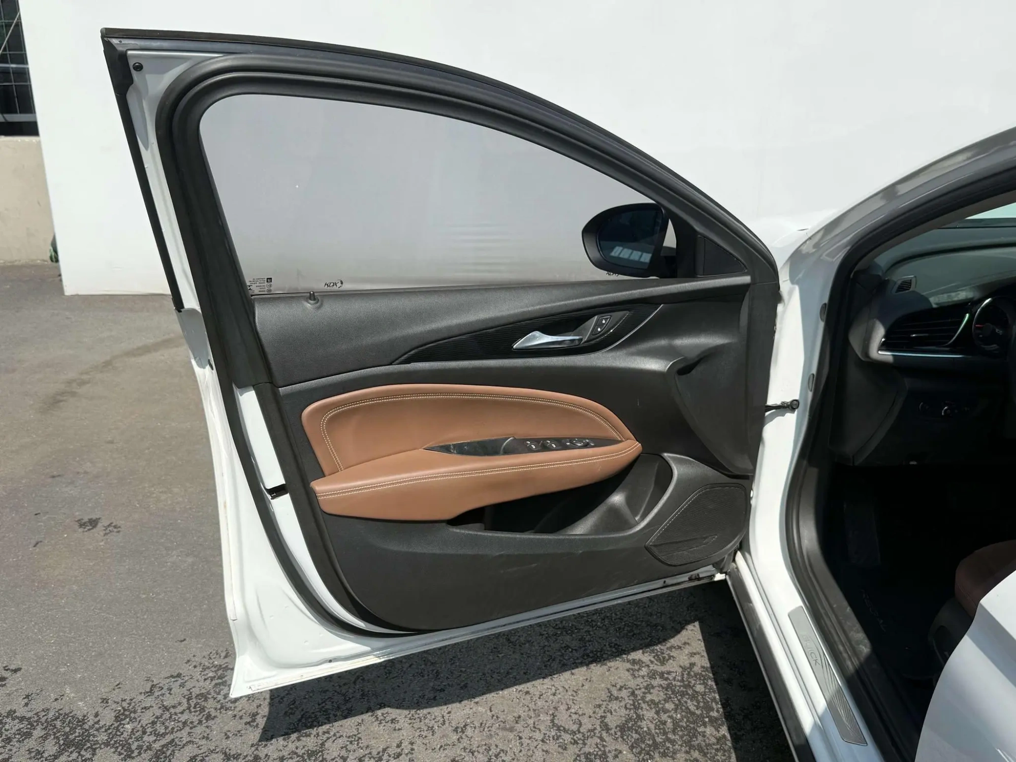 Buick Regal 20T Elite Country VI
