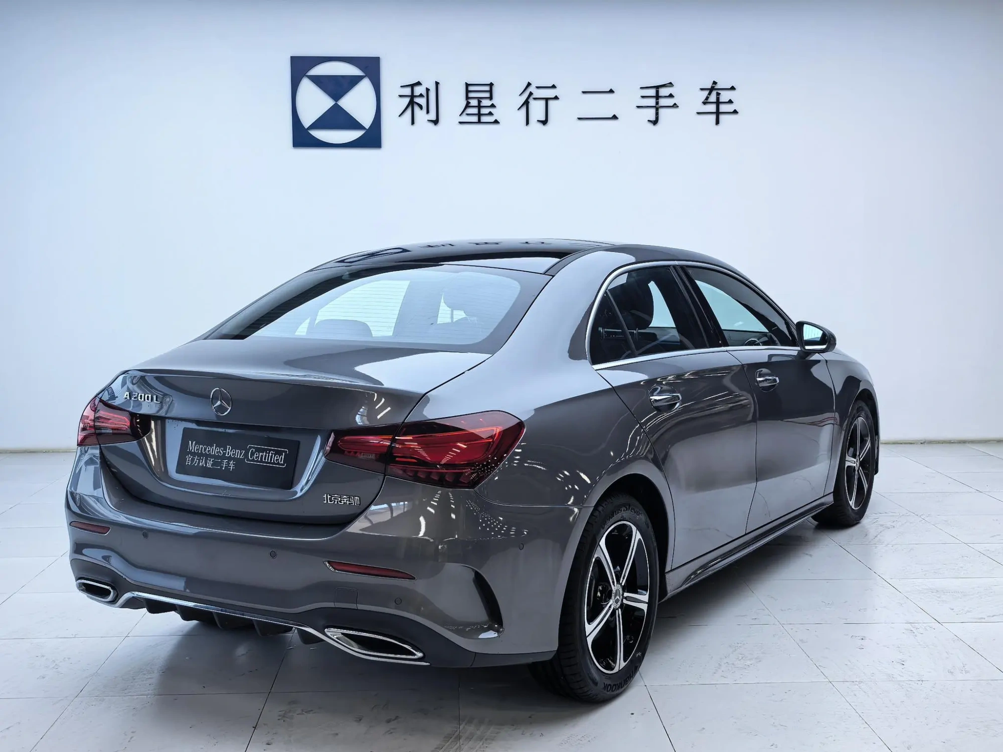 Mercedes-Benz Mercedes-Benz A-class A 200 L sports sedan fashion Version