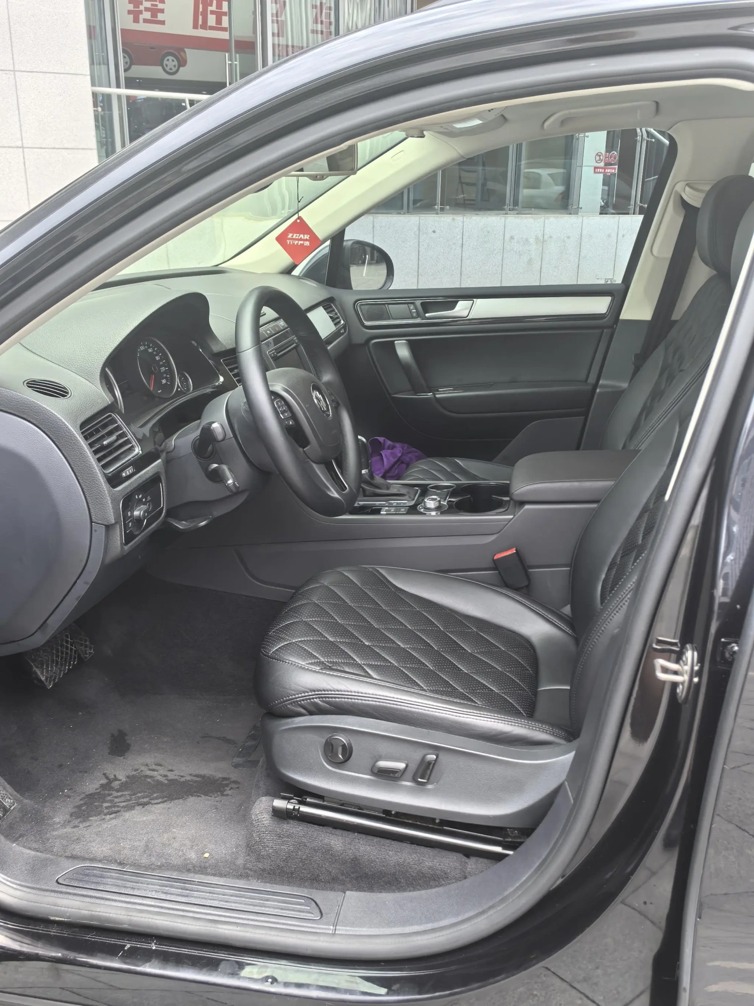 Volkswagen Touareg 3.0 TSI standard type