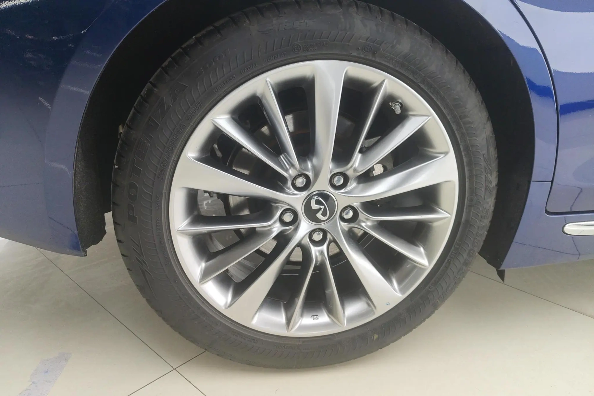 Infiniti Infiniti Q50L 2.0T Yixiang Edition Country VI